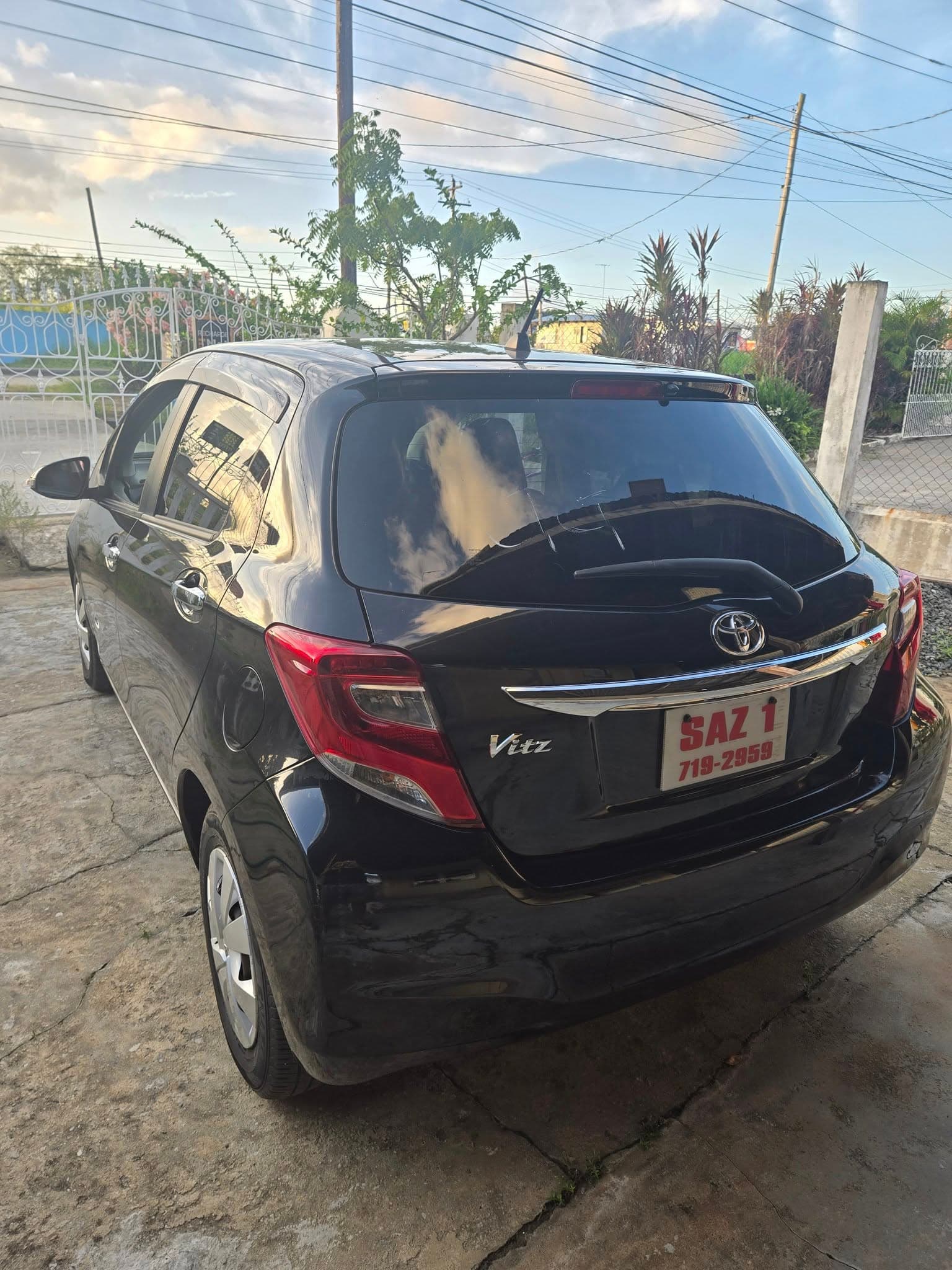 2016 Toyota Vitz thumbnail 6