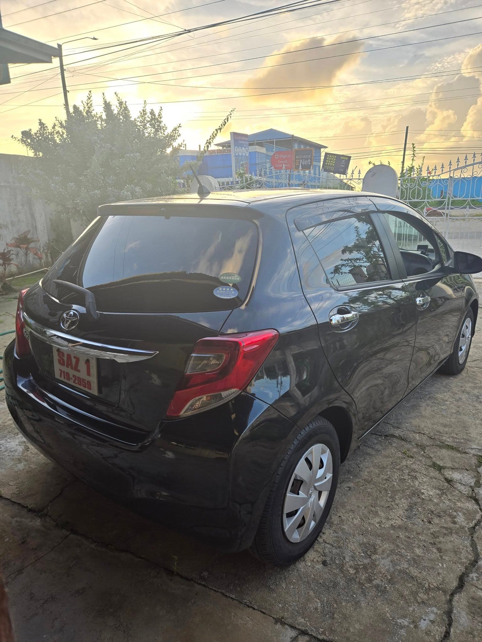 2016 Toyota Vitz thumbnail 5